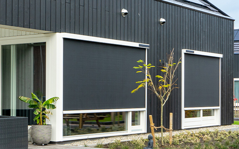 Verano Solar screens tegen ramen huis